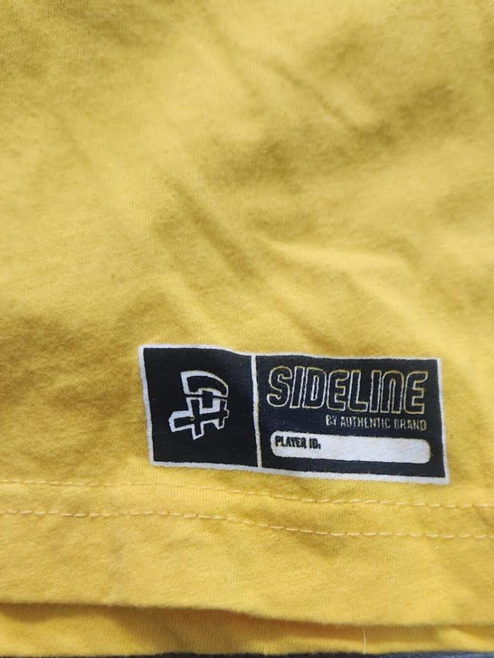 University of Iowa Hawkeyes Long Sleeve T-shirt Size 2X - Picture 3 of 4